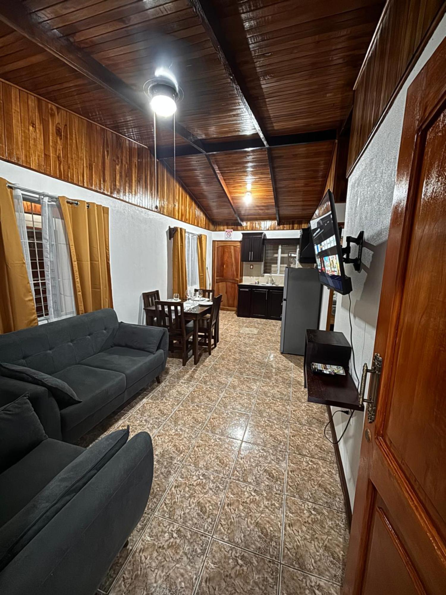 Apartamentos Maily La Fortuna Extérieur photo